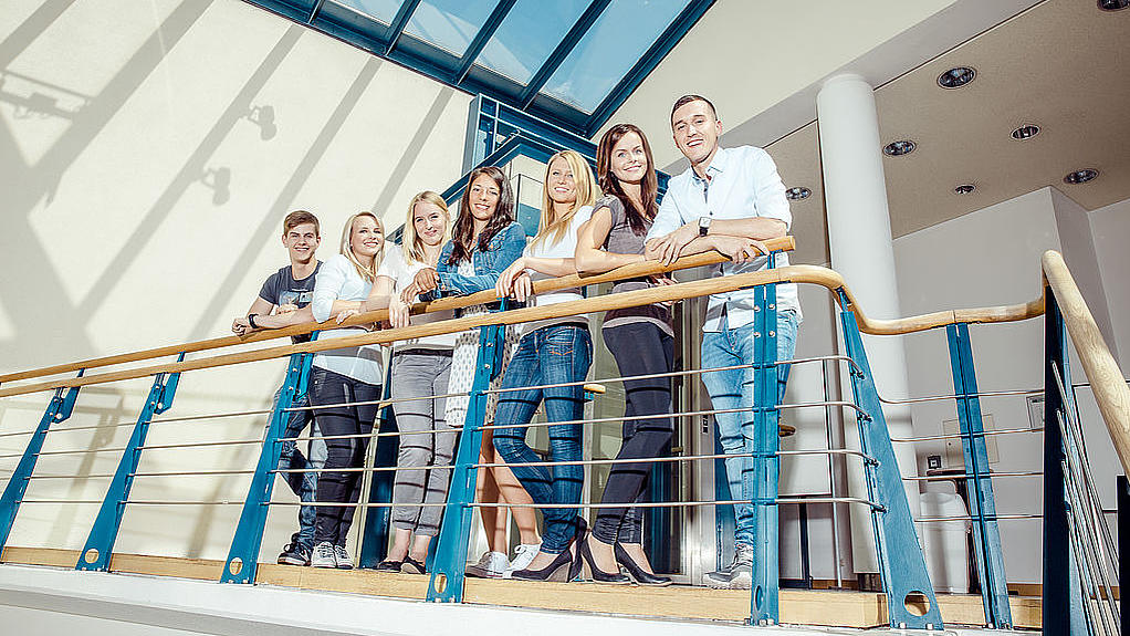 Gruppe Studierender im Haus3