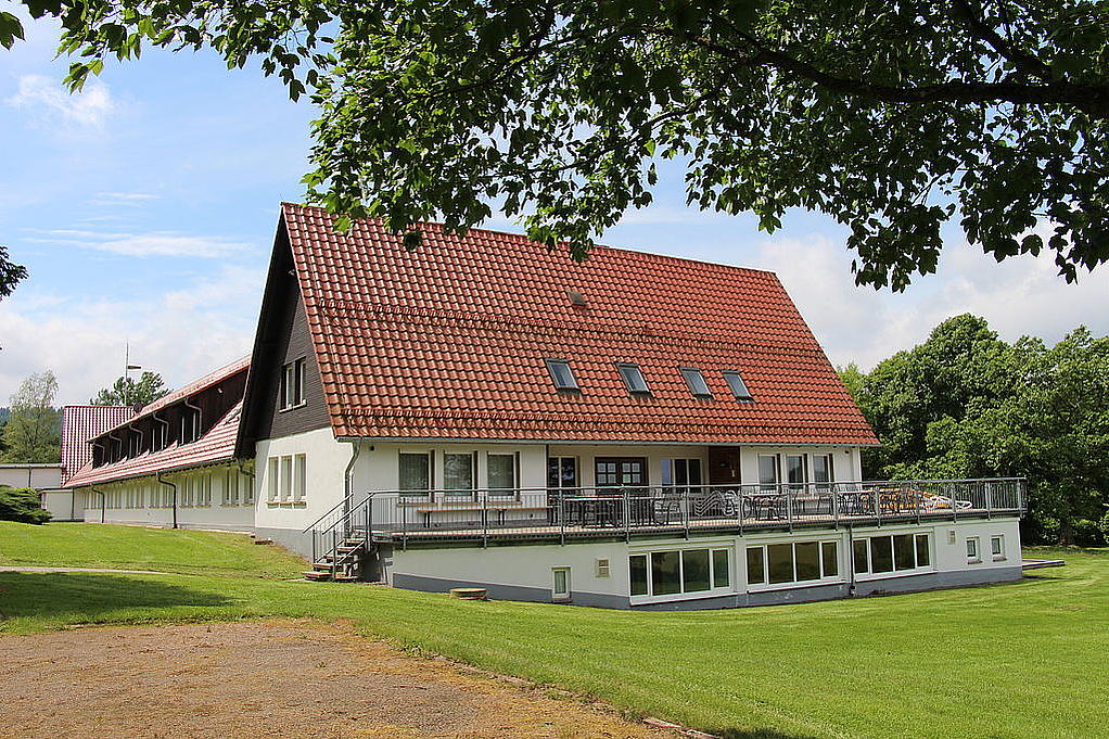 Thüringer Landesfortbildungsstätte im Sommer