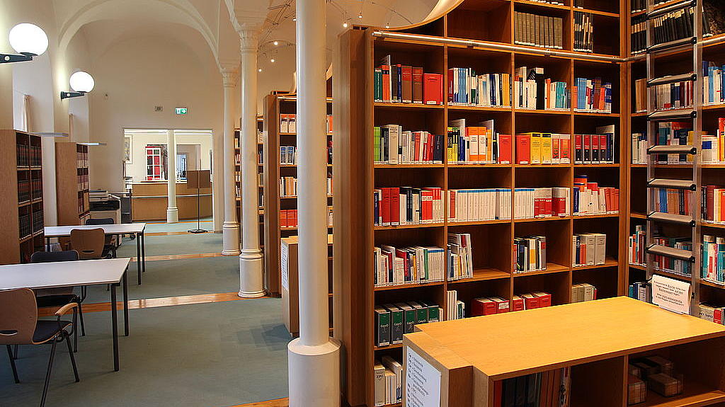 Bibliothek im Haus 3