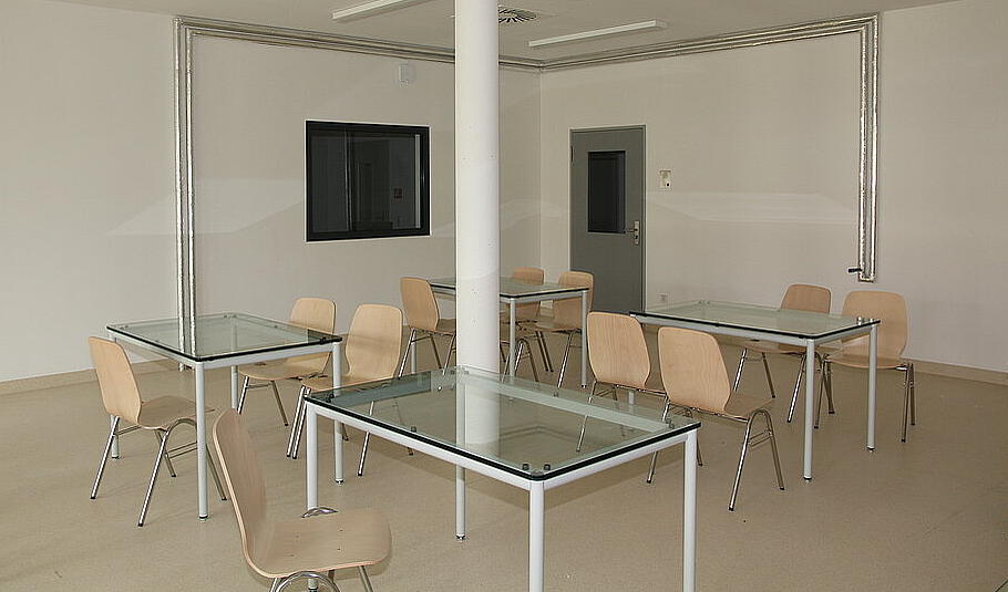 Besucherraum in der Jugendstrafanstalt Arnstadt
