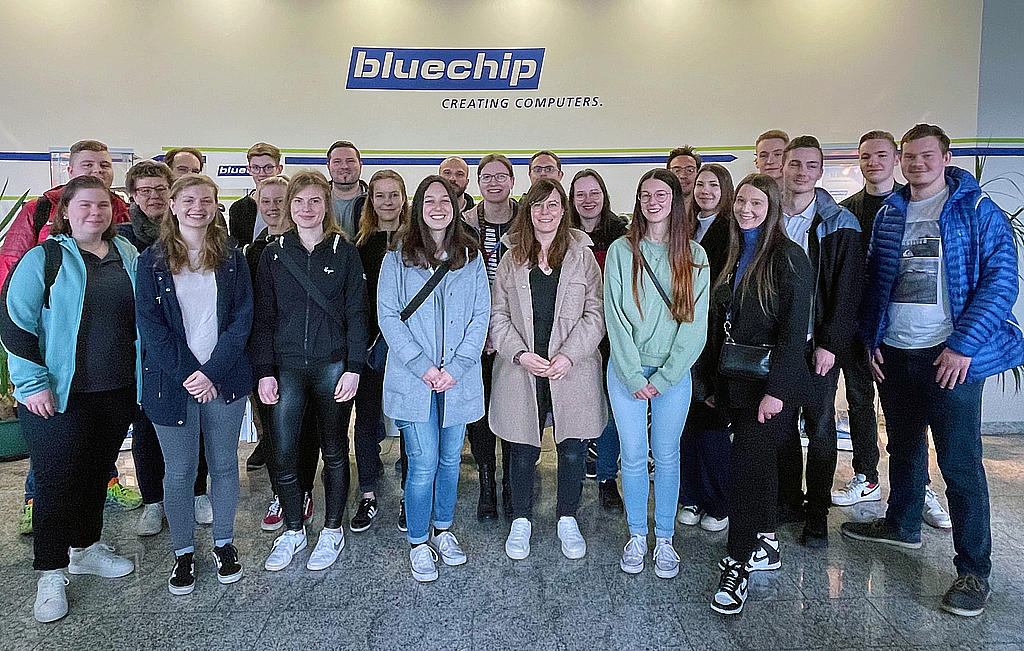 Gruppenbild bei der bluechip Computer AG