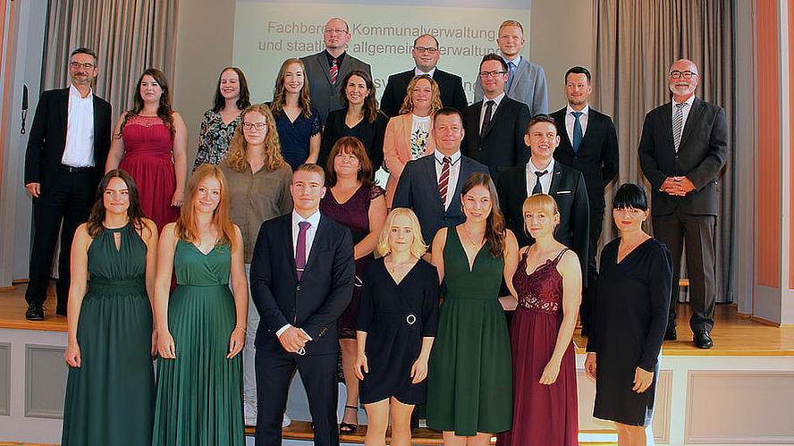 Gruppenbild Diplomierung